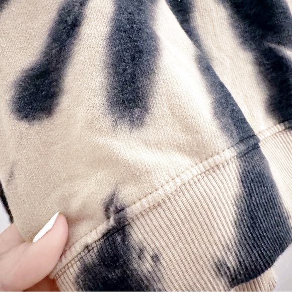 🖤URBAN REBEL Tie-Dye Sweatshirt in Black and Tan Size S - Picture 5 of 6